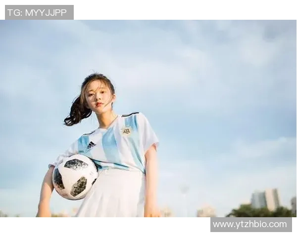 她在绿茵场上逆袭成王的秘密:女扮男装的足球明星传奇 她在绿茵场上逆袭成王的秘密:女扮男装的足球明星传奇