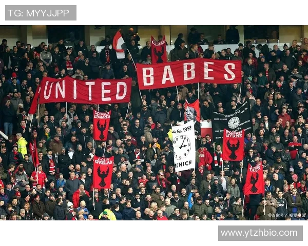 曼联16号足球明星的辉煌历程与未来展望 曼联16号足球明星的辉煌历程与未来展望